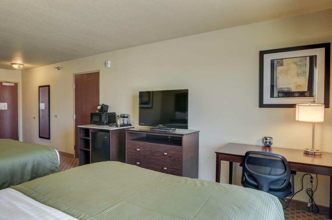 Cobblestone Inn & Suites-Kersey Eksteriør billede
