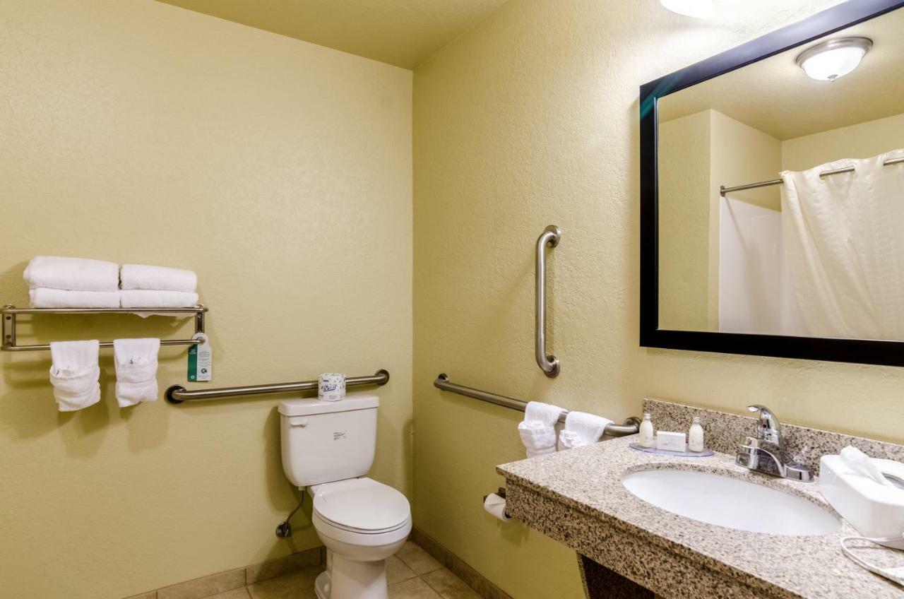 Cobblestone Inn & Suites-Kersey Eksteriør billede
