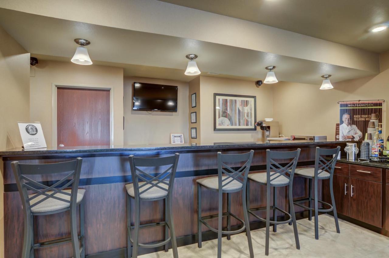 Cobblestone Inn & Suites-Kersey Eksteriør billede